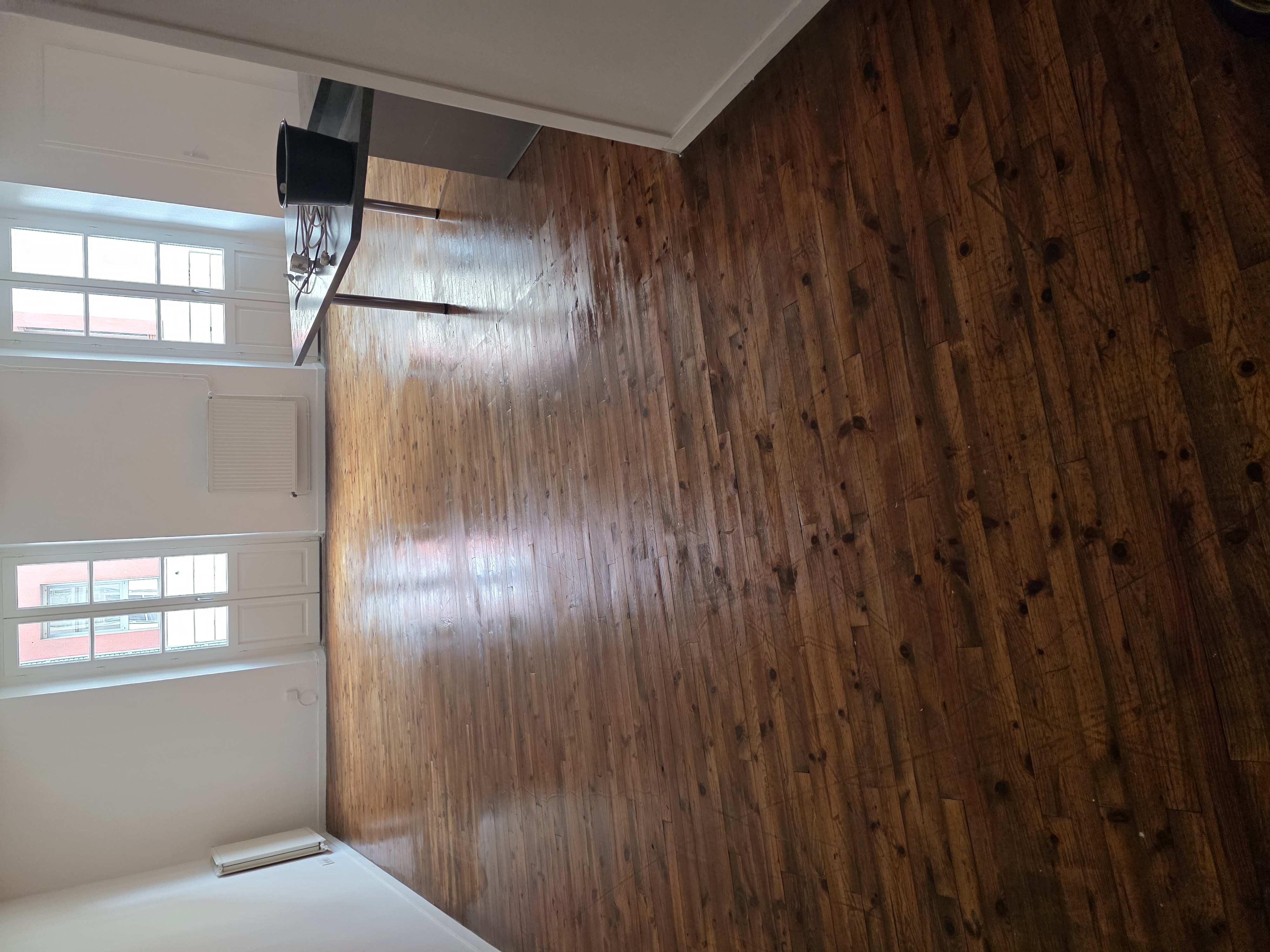 Redonnez vie à votre parquet - Nettoyage professionnel parquet massif