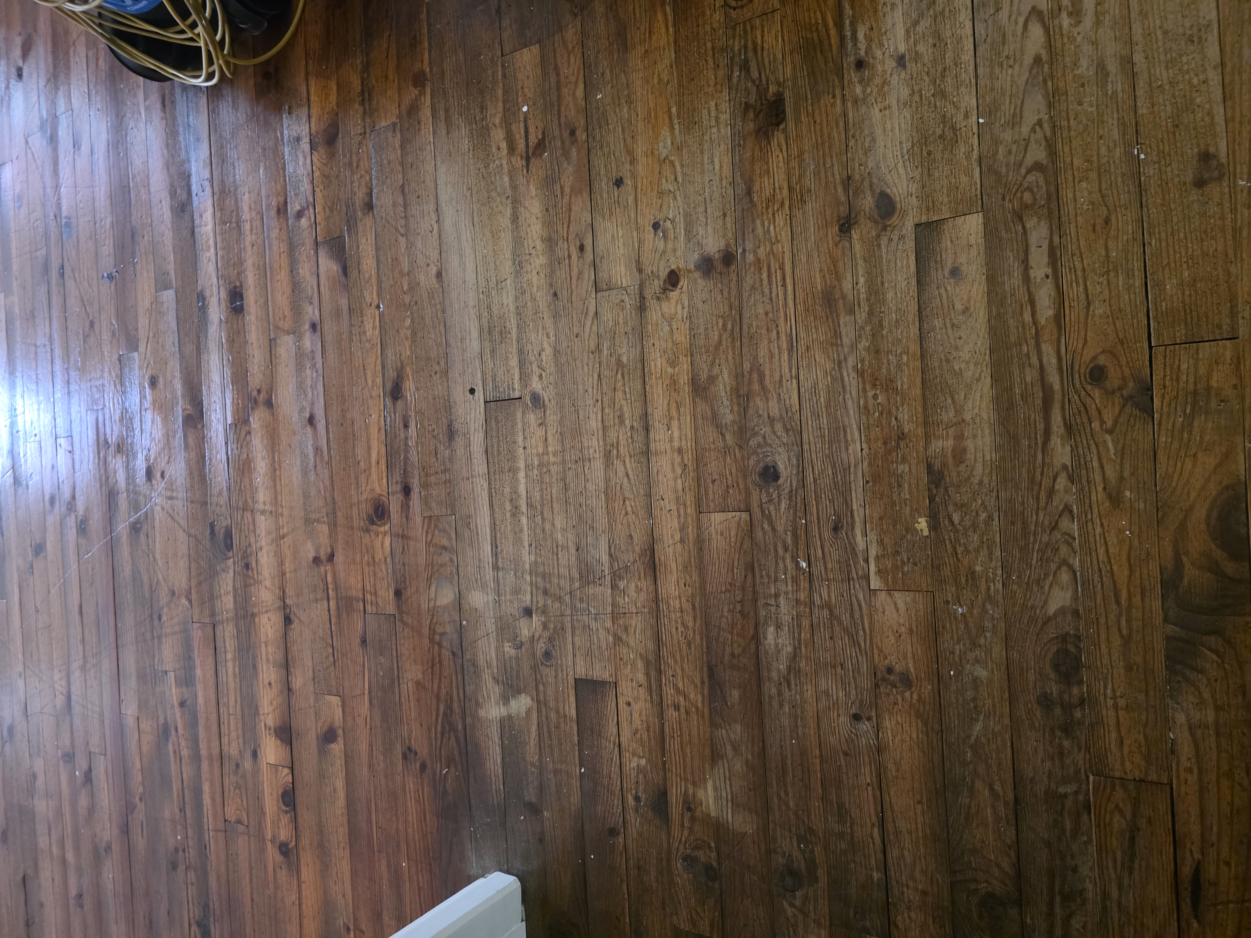 Redonnez vie à votre parquet - Nettoyage professionnel parquet massif